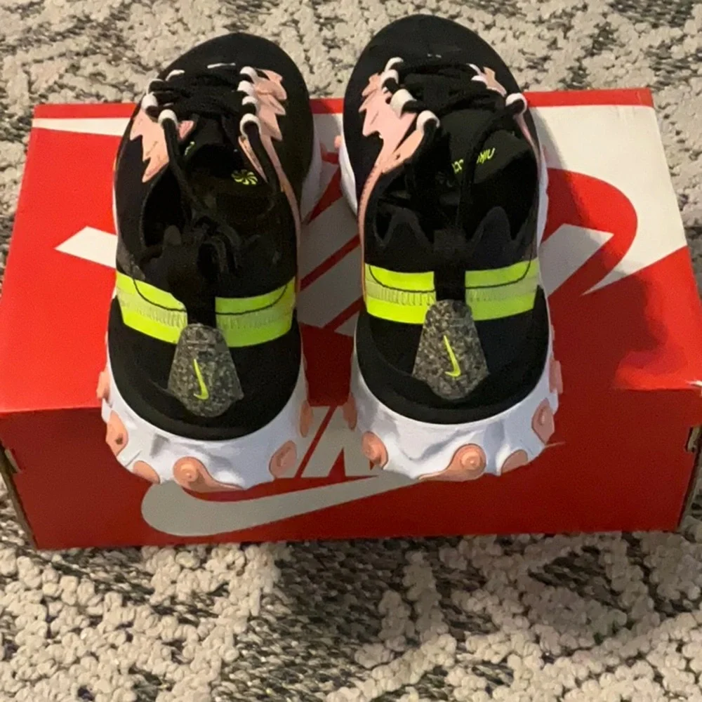 NIB NIKE REACT ELEMENT 55 PRM - Picture 4 of 6